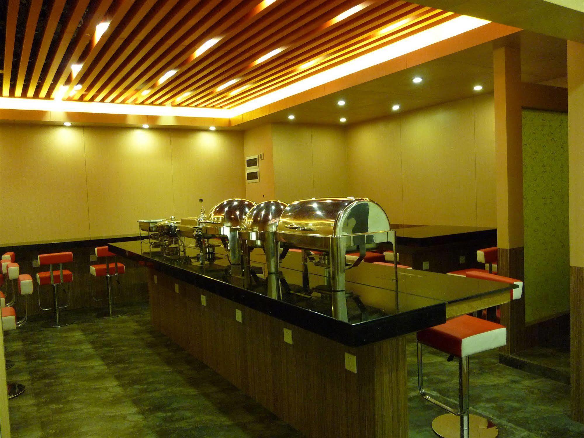 Super 8 Guangzhou Railyway Station Hotell Eksteriør bilde